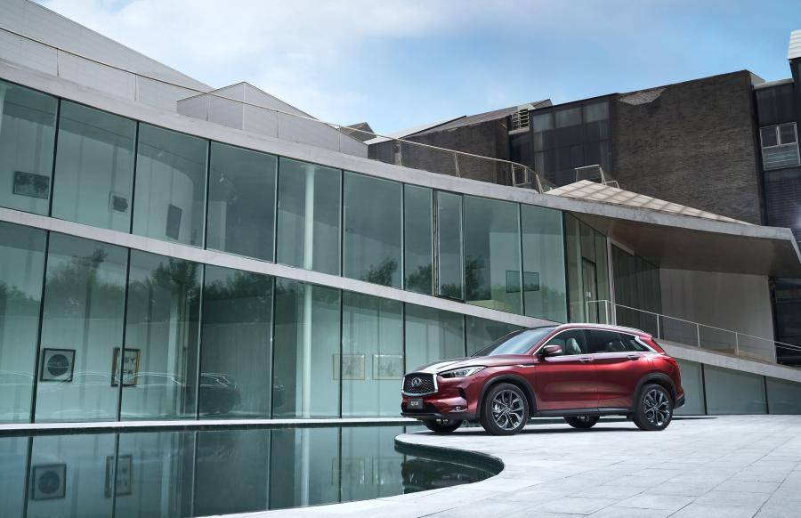  Infiniti QX50 2.0t 2018 года  (CN) (фото 8 из 10)